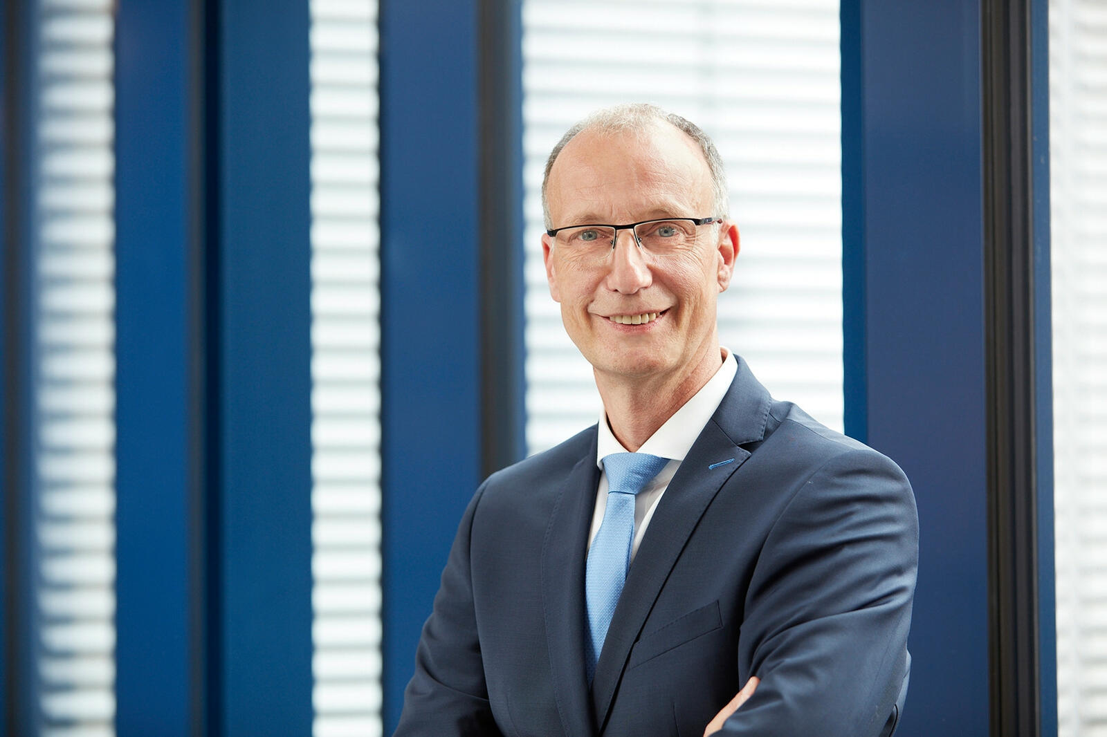 Nach dem Ausstieg von Vorstandsmitglied Dr. Jörg Wissdorf hat Holger Lieder (Foto) zusätzlich zum Vertrieb kommissarisch die Gesamtleitung der Bereiche Service und Marketing bei Sikora übernommen.