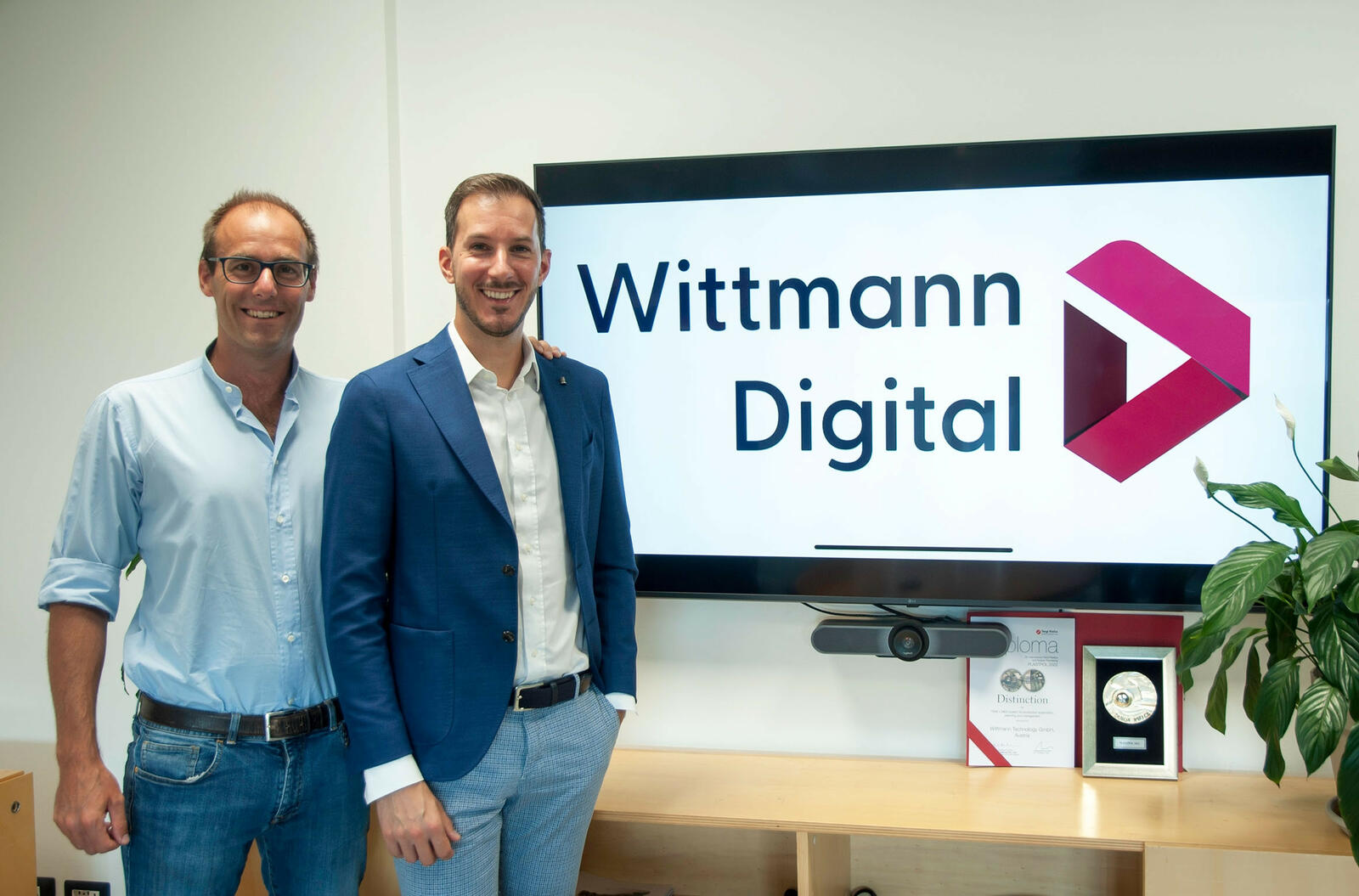 Marco Pelagatti (links) und Giorgio Pigozzo sind die Geschäftsführer von Wittmann Digital. Das Unternehmen hieß vor der jetzigen Umfirmierung ICE Flex.