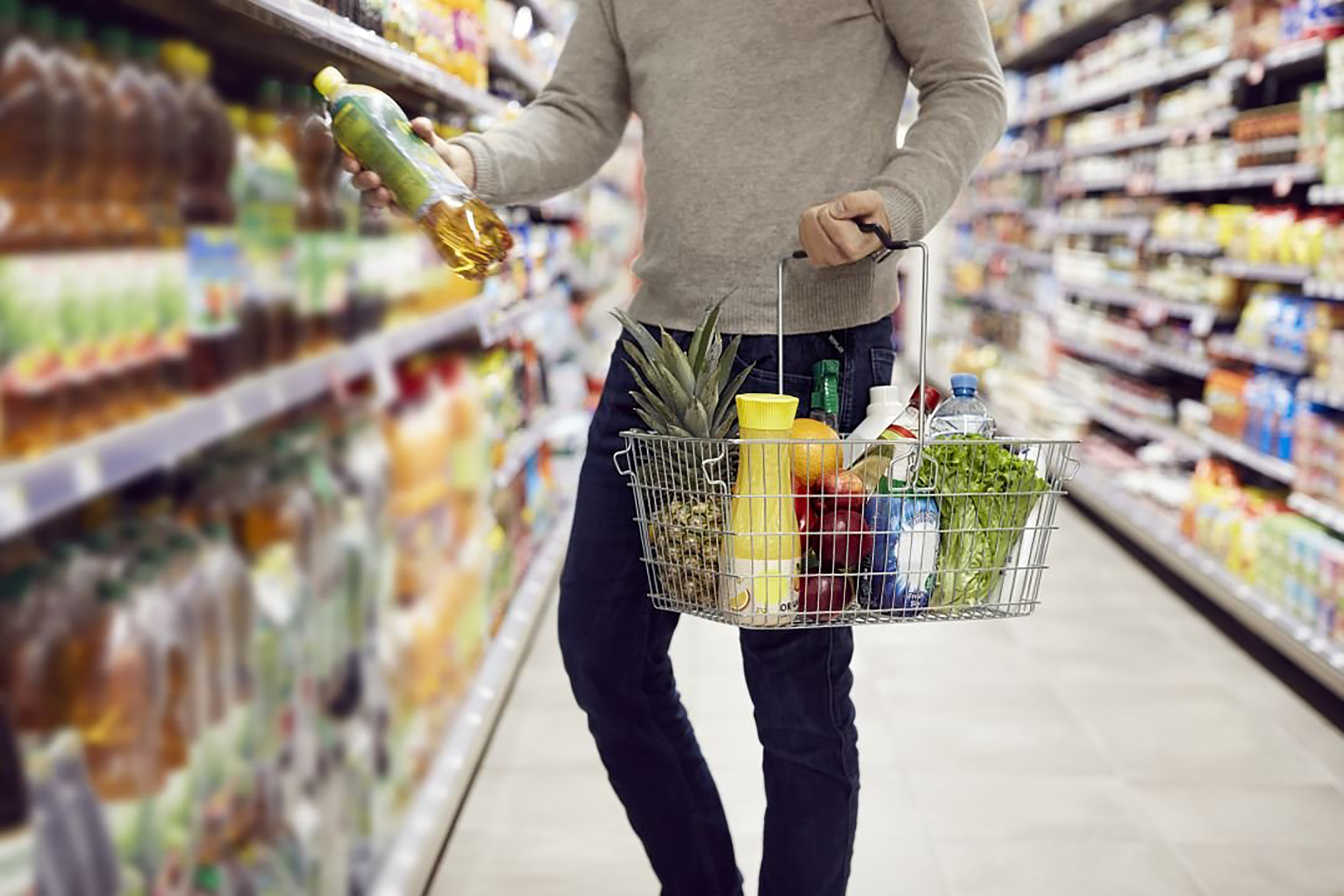 Viele frische Lebensmittel wie Gemüse und Fleisch sind in Kunststoff verpackt – ein klarer Hygienegewinn für Konsumenten und ein Nachhaltigkeitsgewinn für die Umwelt.