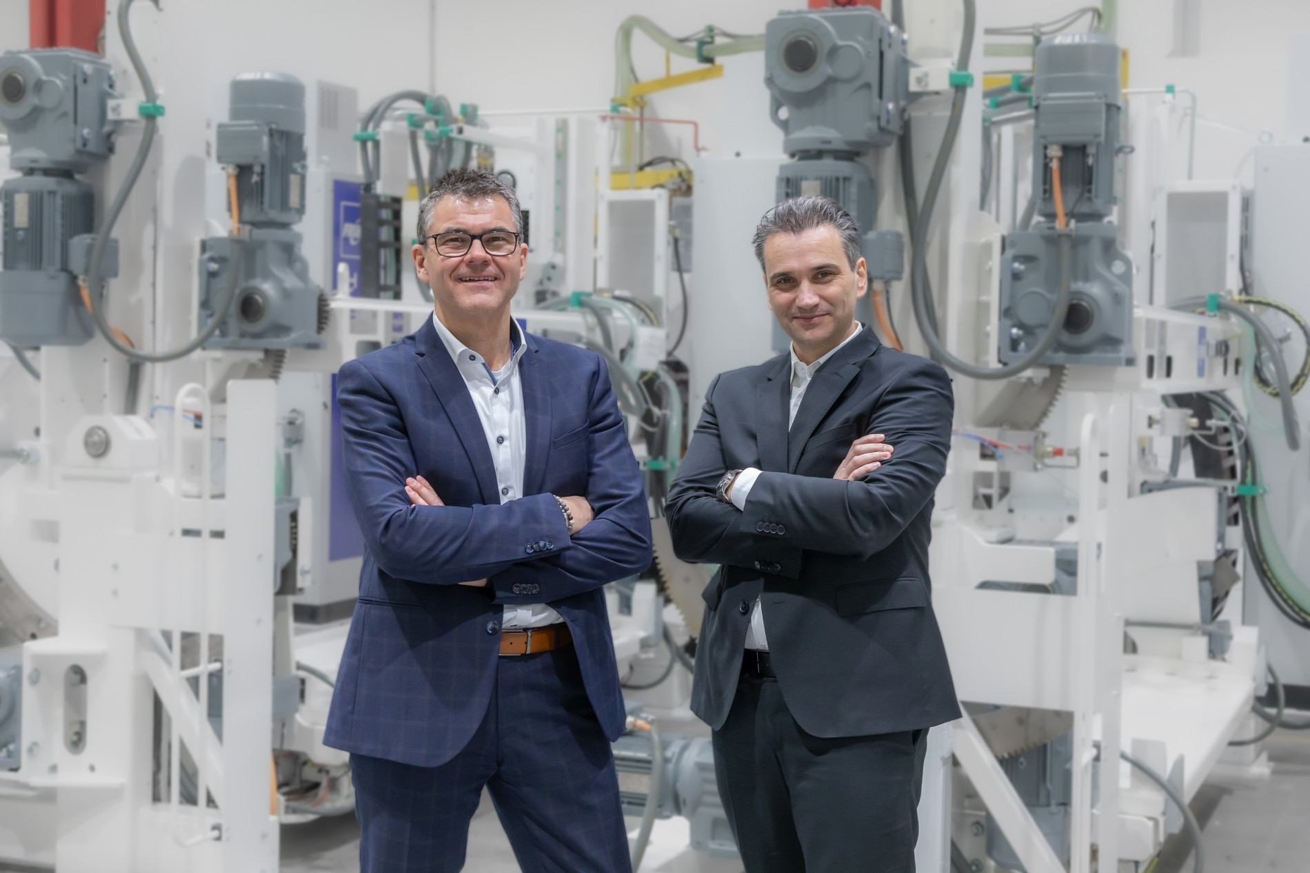 Siegfried Köhler, Co-CEO Sales & Operations (l) und Paulo Cruz Pinto, Co-CEO Finance & Administration bilden die neue Geschäftsführung der Frimo Group GmbH. 