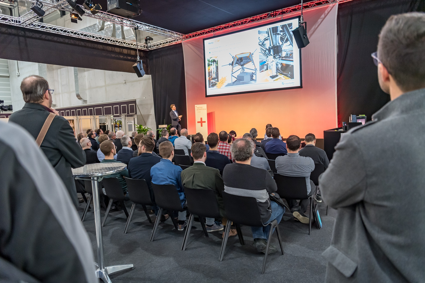 Rund 100 Referenten informieren auf dem Innovation Symposium während der Swiss Plastics Expo 2023.