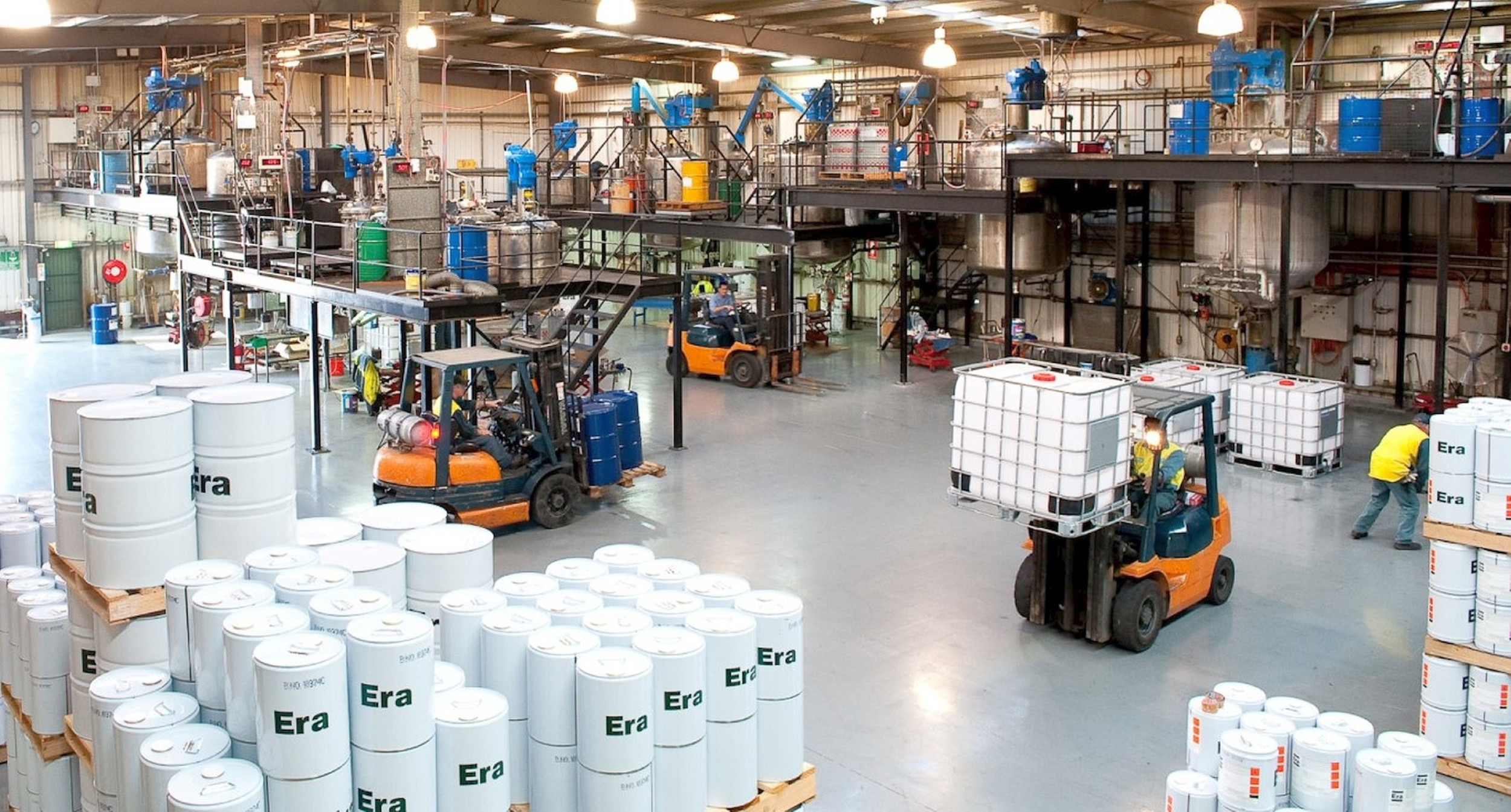 Produktion bei Era Polymers in Australien. Nordmann erhält die exklusive Vertriebspartnerschaft für PUR-Elastomere in sieben europäischen Ländern. 