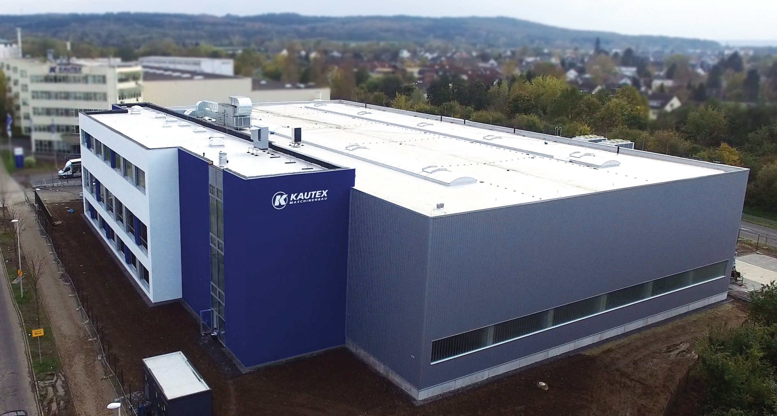 Die Kautex Maschinenbau GmbH ist mit dem deutschen Produktionsstandort in Bonn, seit dem 25. August 2023 in der vorläufigen Insolvenz in Eigenverwaltung.