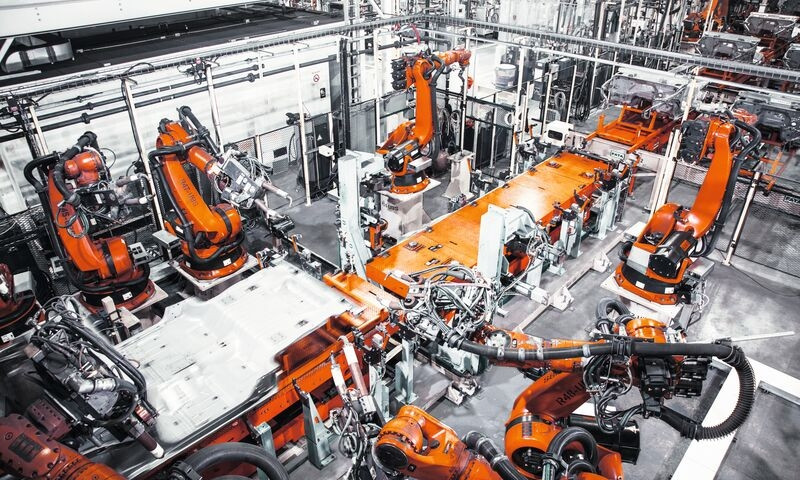 Die Automobilindustrie ist traditionell der größte Abnehmer von Robotern in Deutschland. 2022 ging der Absatz in der Branche aber um 27 % zurück.